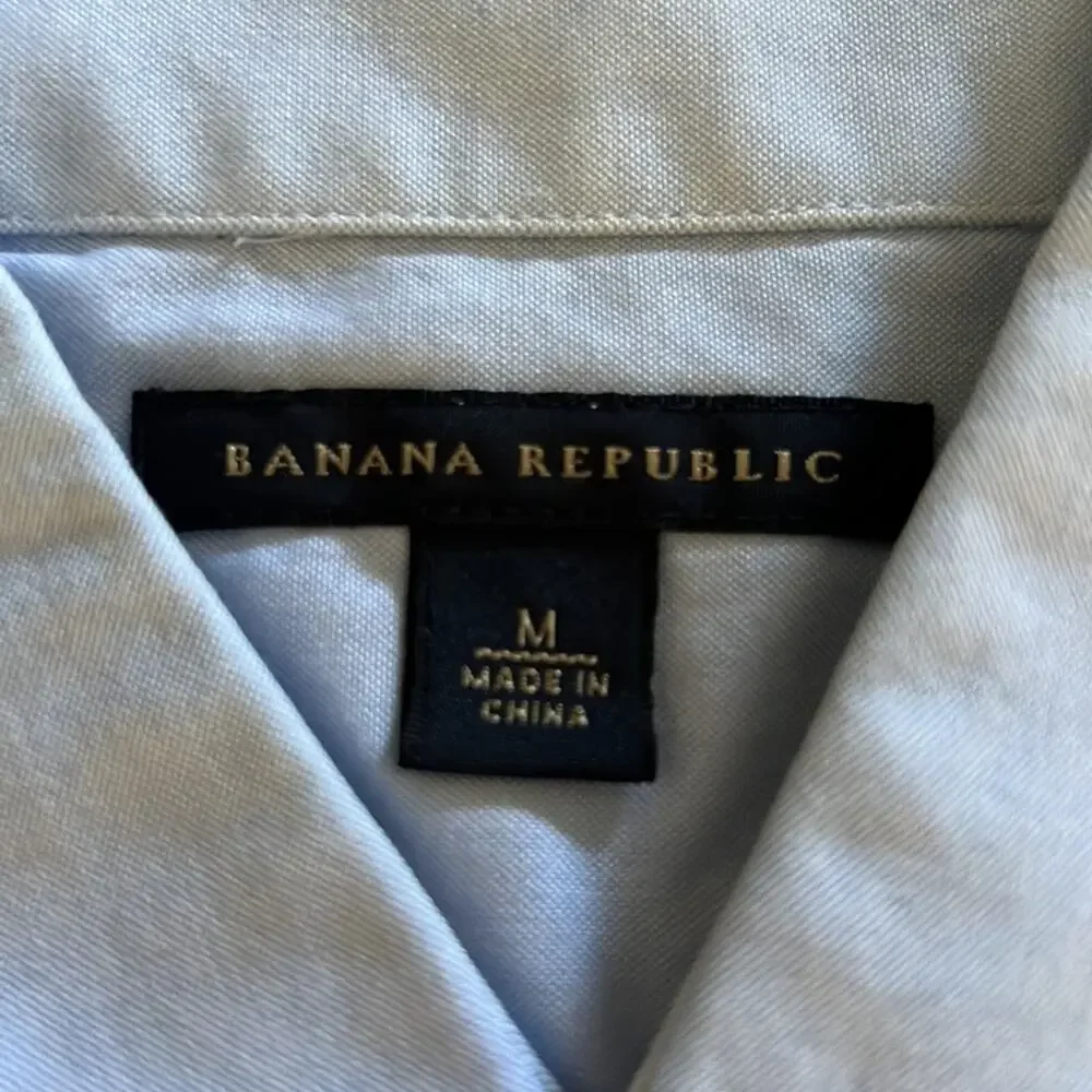 Banana Republic Mens M Light Blue Button Front Shirt Casual Embroidered